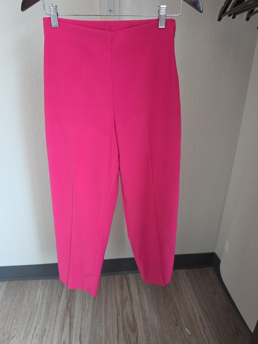 Lauren Vidal Cropped Slim Pants in Hot Pink